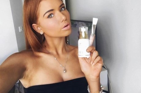 Alyssa Randall top actress pics