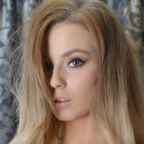 sparrowh nudes model photo