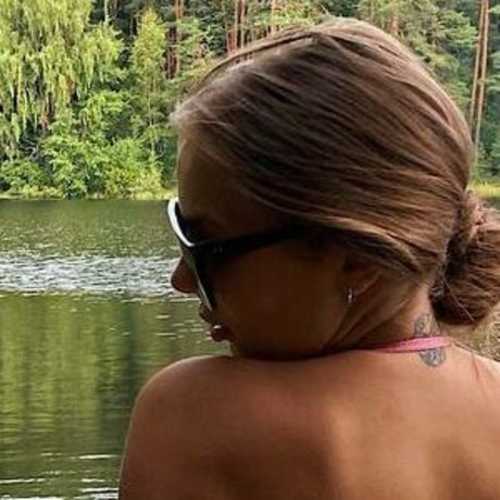 yaadashulya free model pics