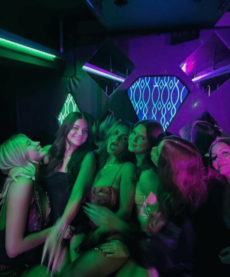 Sara Bella Harris naked star images