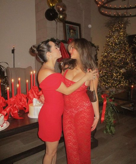 Sara Bella Harris sexy pornstar pics