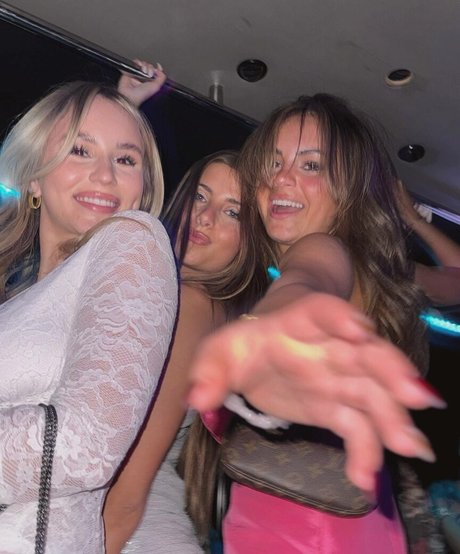 Sara Bella Harris sexy actress images