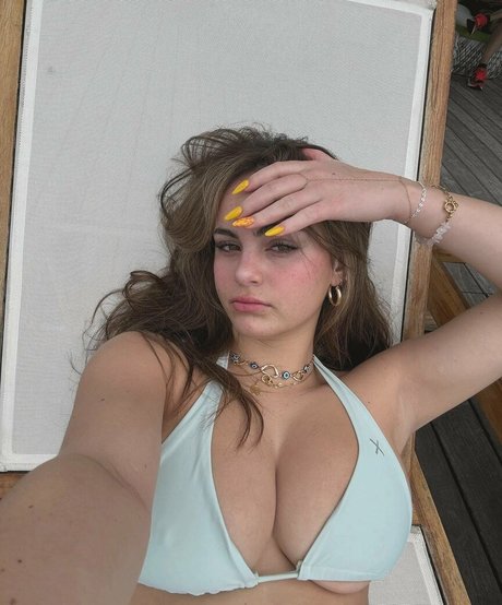 Sara Bella Harris nice star photos