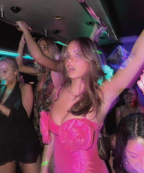 Sara Bella Harris top star img