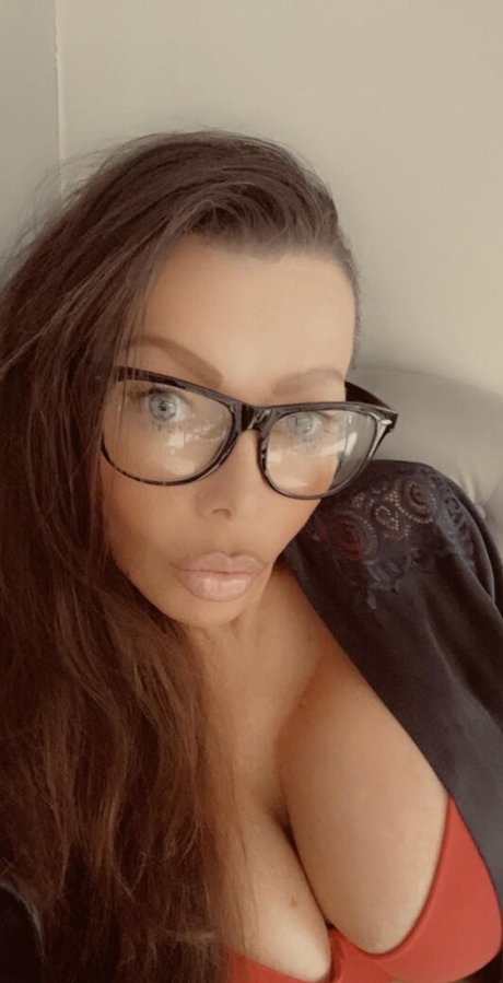 Lea Walker model pictures