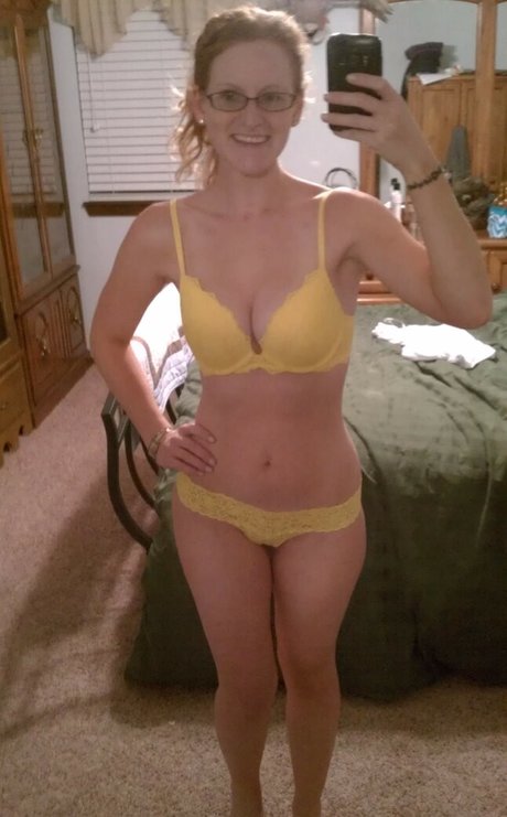 gingerthrone naked pornstar pic