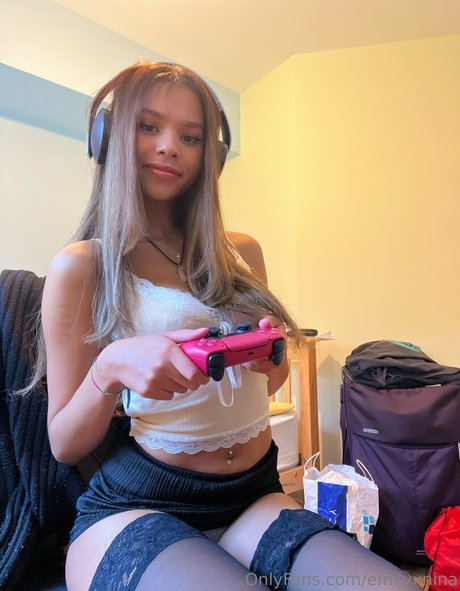 emilyxnina naked model images