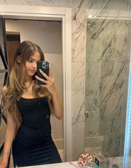 emilyxnina star nudes pics