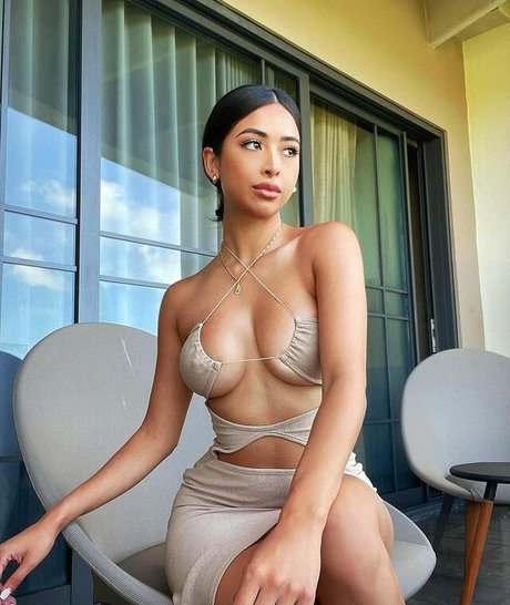 Enelly Urzua star erotic picture