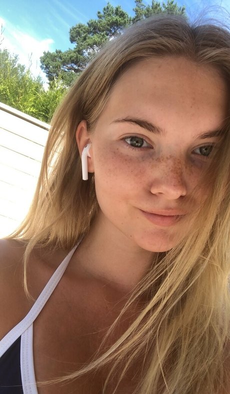 vanessaahlstrom nudes pornstar img