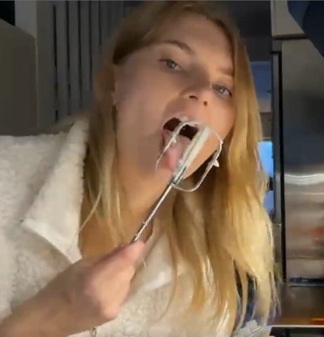 vanessaahlstrom model exclusive pictures