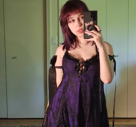 RadioJH model sexy pics