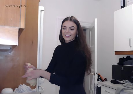 Notanyla top model pic