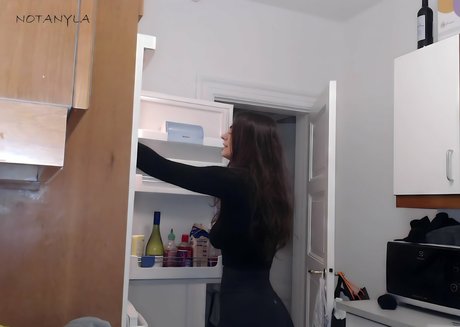 Notanyla hot star picture