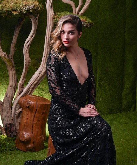 Annie Murphy perfect pornstar picture