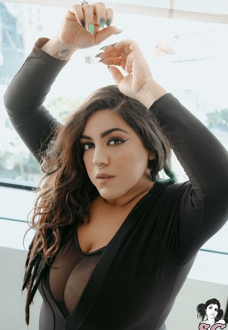 Arthemis model nudes picture