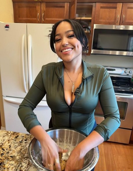 biancathebaker top actress photo