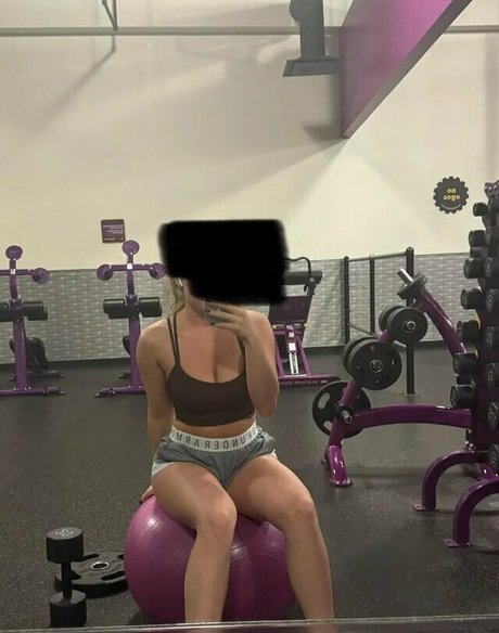 its susannuh model art pic