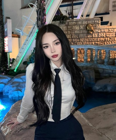 Yuna1 27 star nudes images