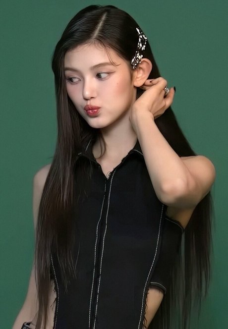 Danielle Marsh model adult pic