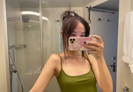 Creamroll pretty model gallery