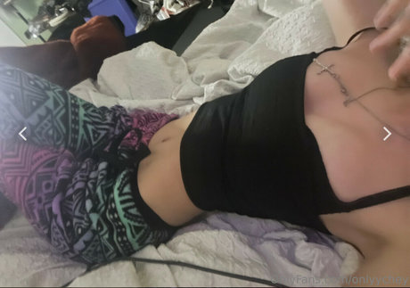 cheyy cheyy naked model pic