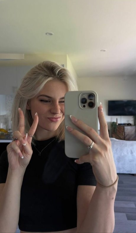 Annabel Lucinda porn star photos