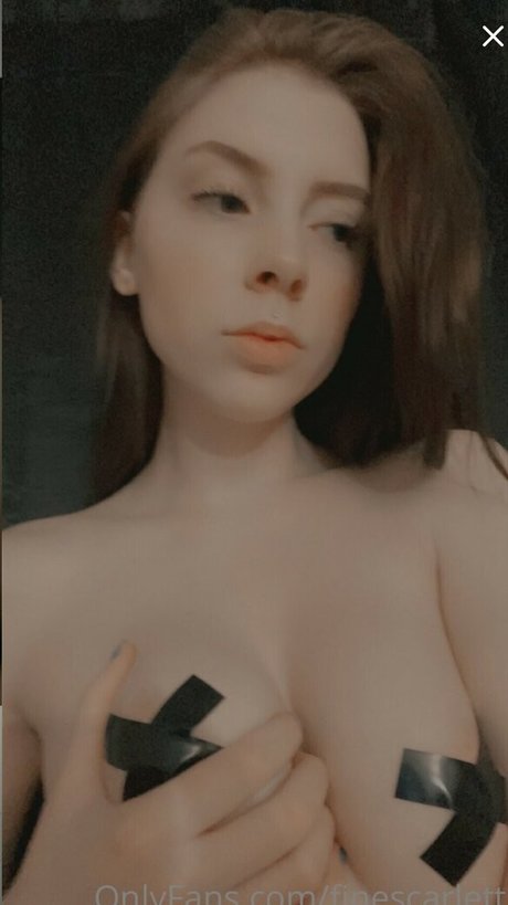 Finescarlett star exclusive photos