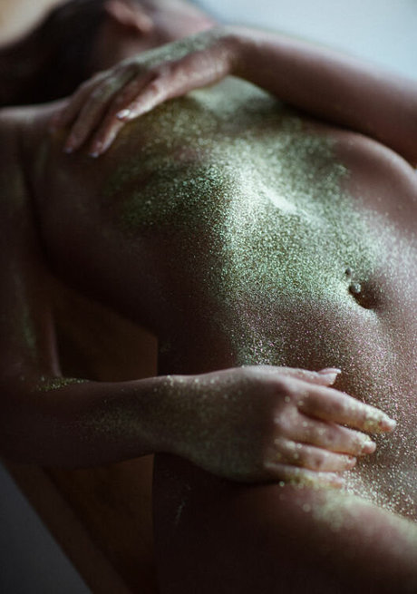 Alexandra Cohen naked actress photo