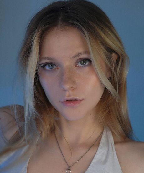 angejla model pretty pictures