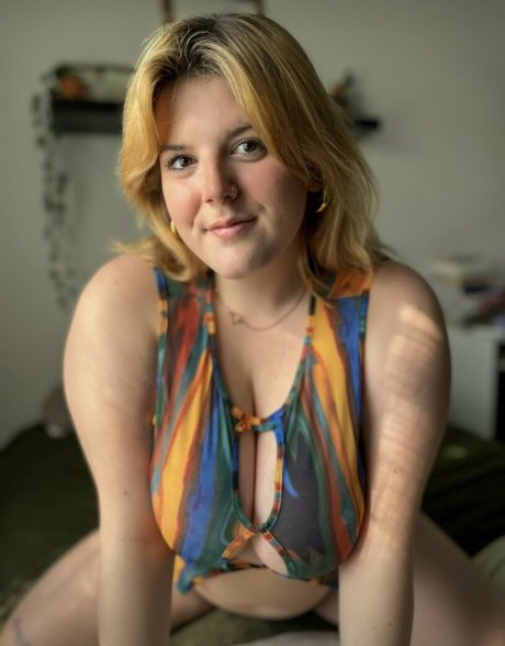 danni mae exclusive actress photos