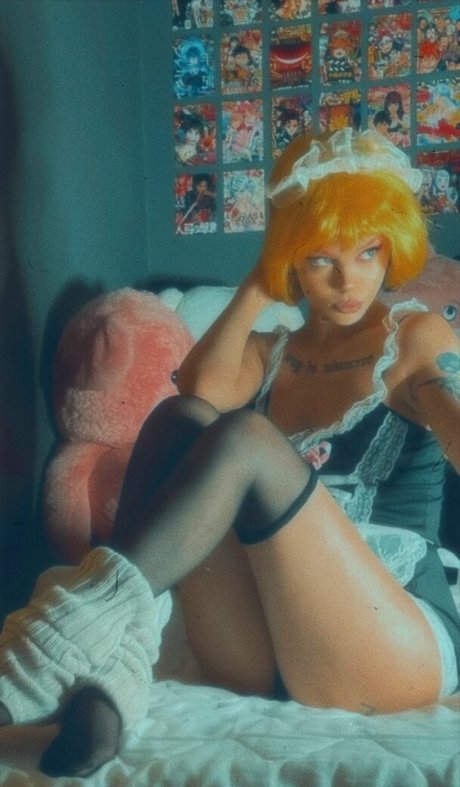 yeahmur pornographic model pic