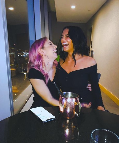 Taylor Horner star hd photos