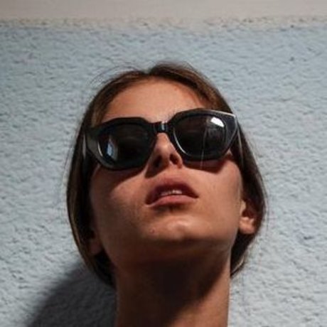 Noa Brener model art gallery