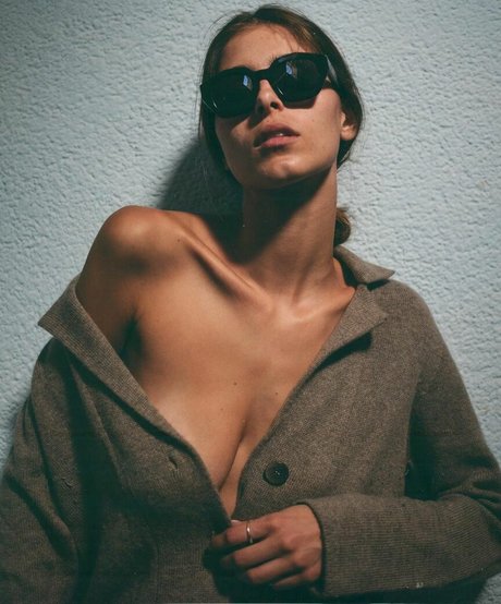 Noa Brener high quality model pic