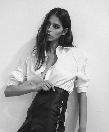 Noa Brener naked star photos