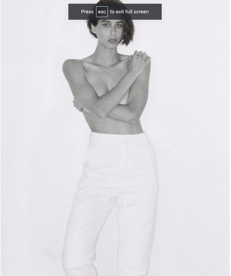 Noa Brener model adult pic