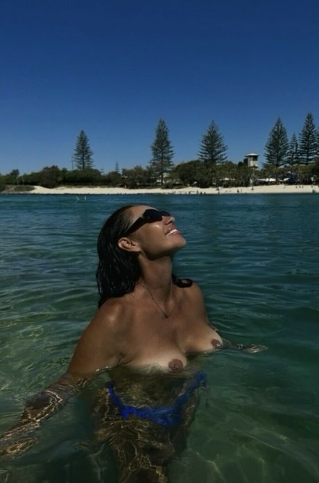 Kenza Peachie pornstar nice archive