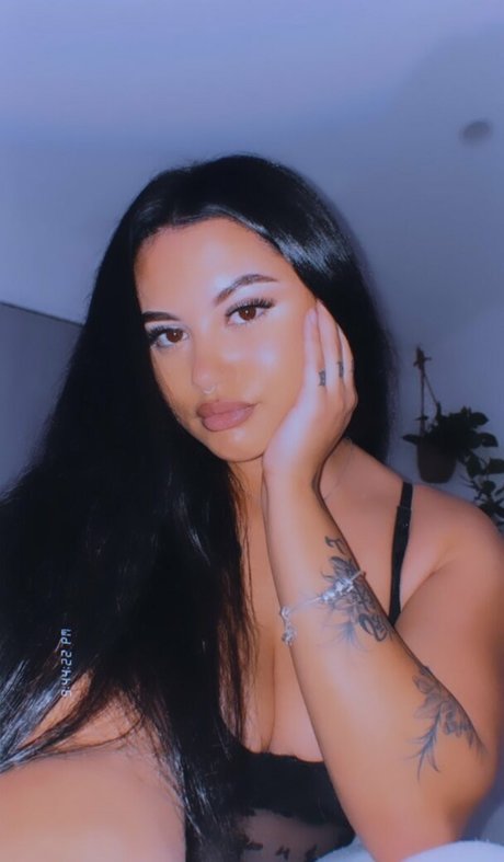 taylaraywhite exclusive star images