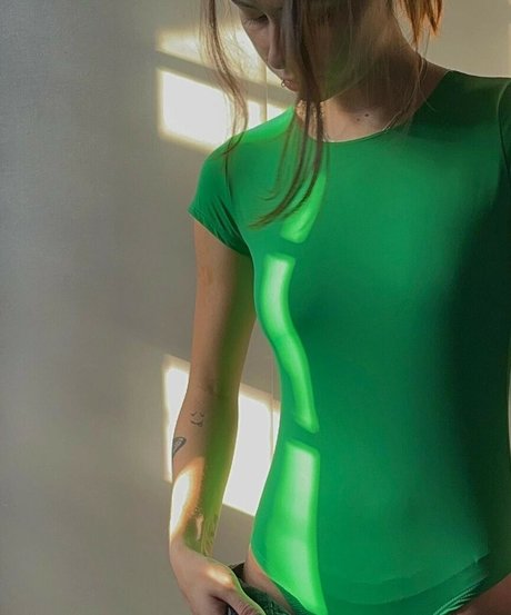 Miafarache high quality model gallery