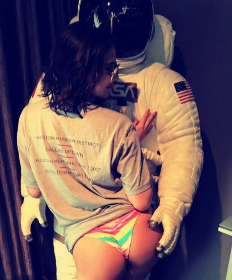 Morgan Voit art actress gallery