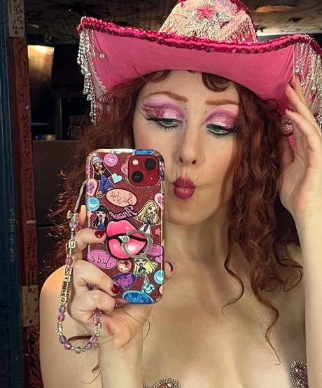 Chappell Roan model nude archive