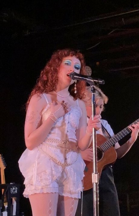 Chappell Roan pornstar high quality pics