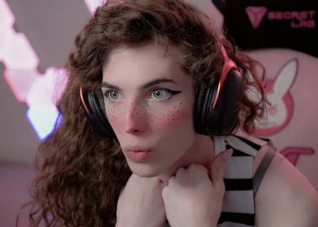 ASpicyCow hot actress pics