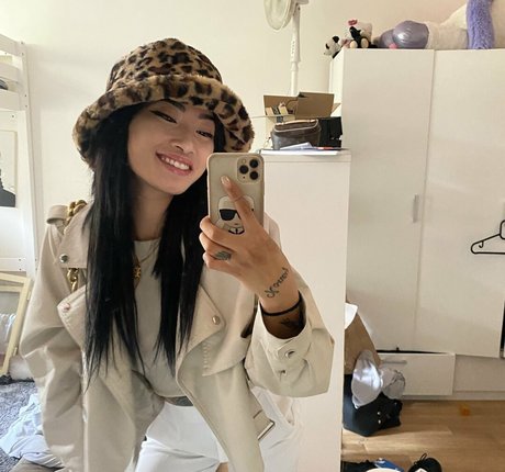 asianiina nudes actress picture