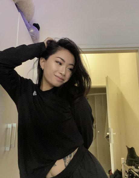 asianiina hot actress picture