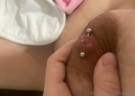 TitsNkush pornstar hot gallery