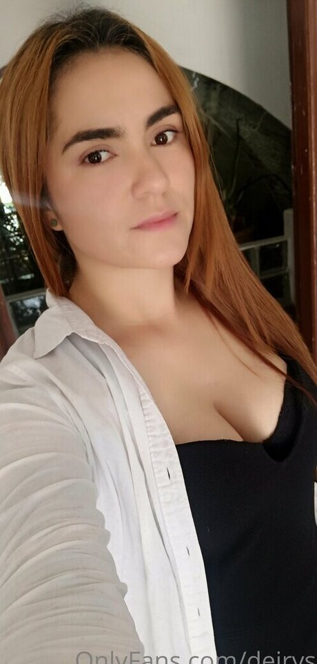 deirys beautiful model img