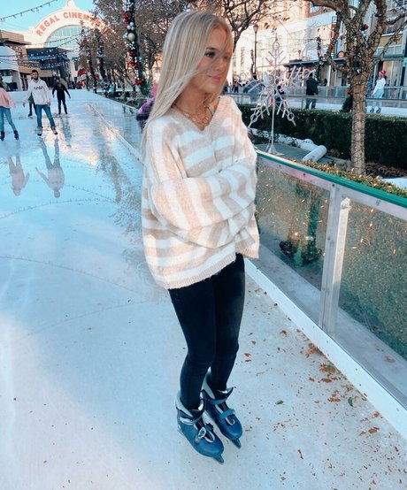 Abbie Bruney pretty model pics