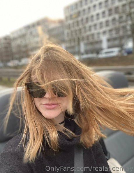 sweetheart girl hd actress pictures